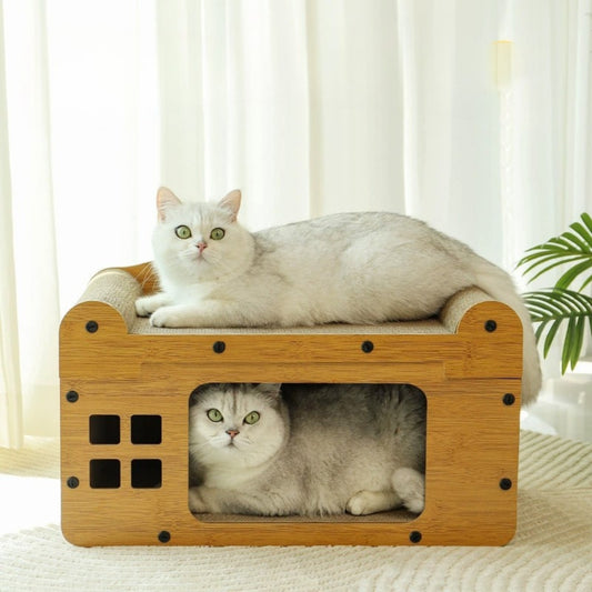CASITA DE MADERA CON ESPACIO INTERIOR